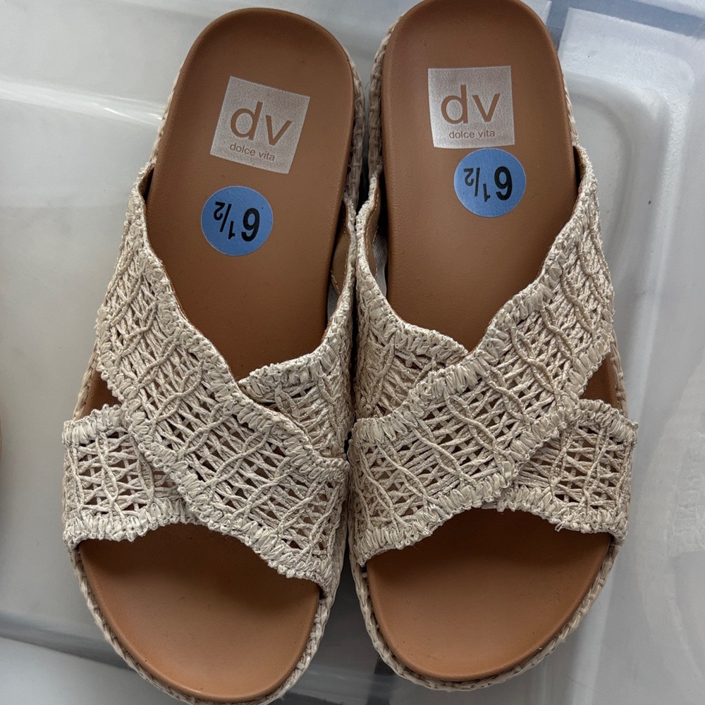 Dolce Vita Women's Tan Woven Sandals